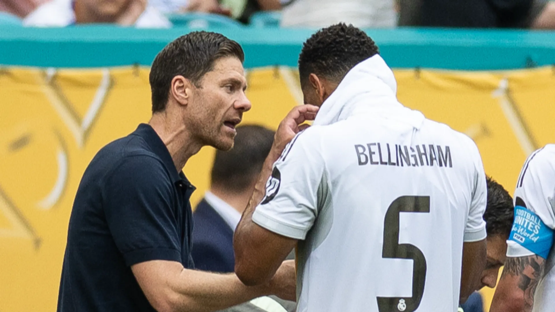 I risultati, fatta eccezione per la disfatta con l'Atletico Madrid, sono positivi ma ci sono due grossi problemi fuori dal campo...
