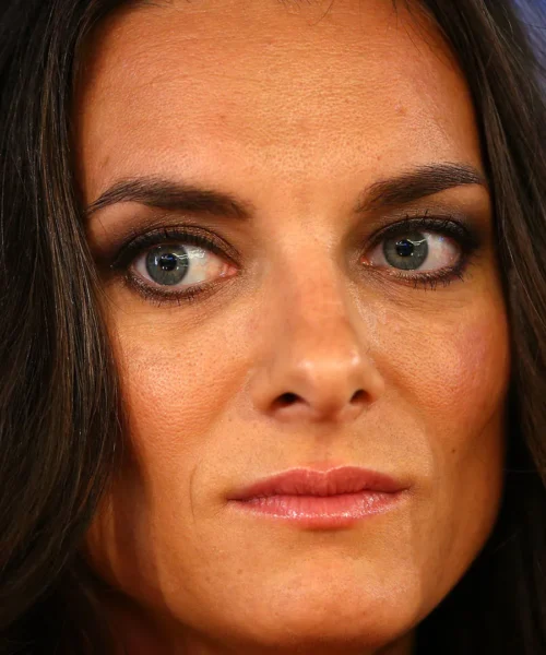 Il tempo si è fermato per Yelena Isinbayeva: le foto della campionessa
