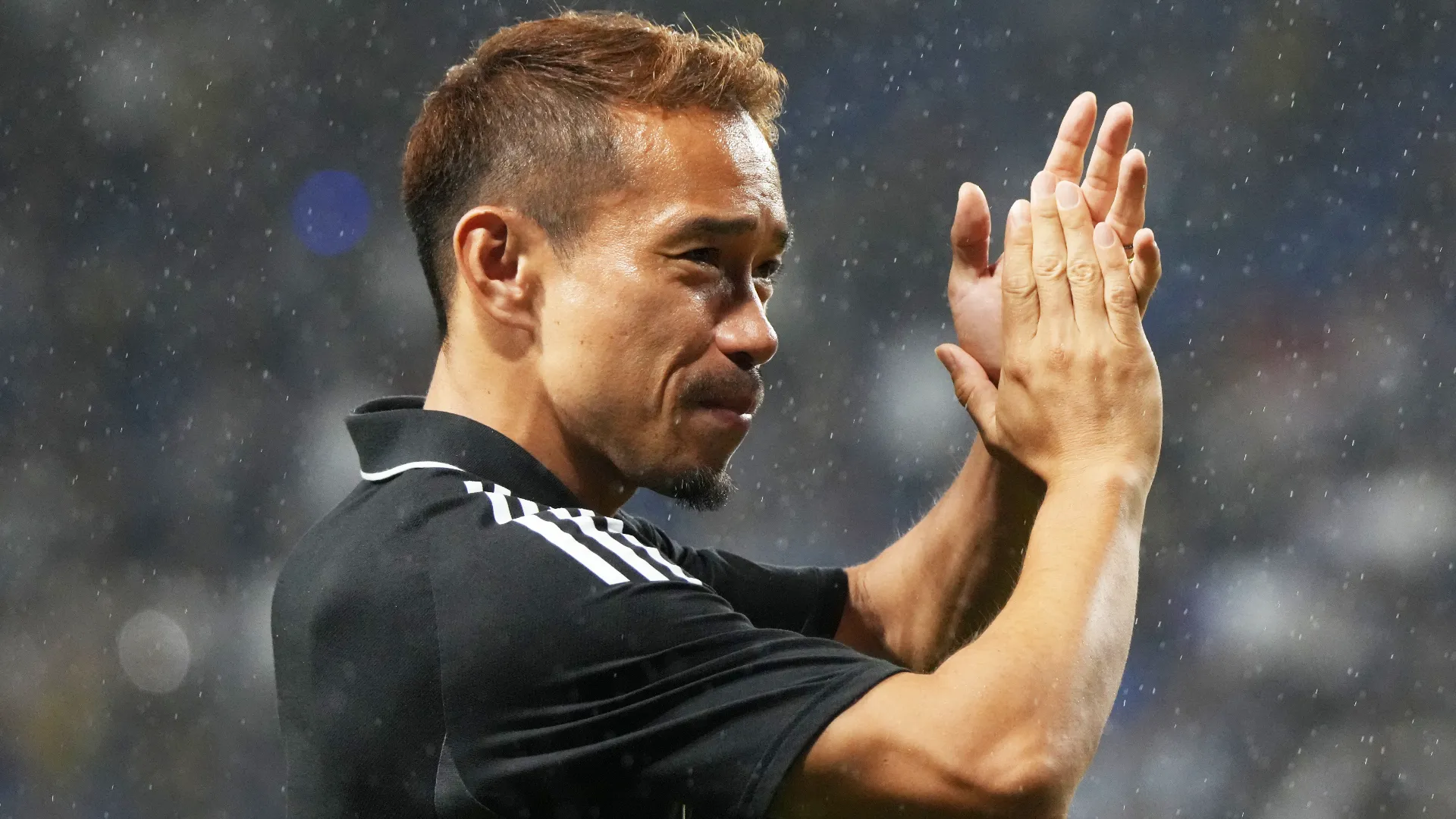 A fine partita Yuto Nagatomo è andato ad applaudire i suoi tifosi