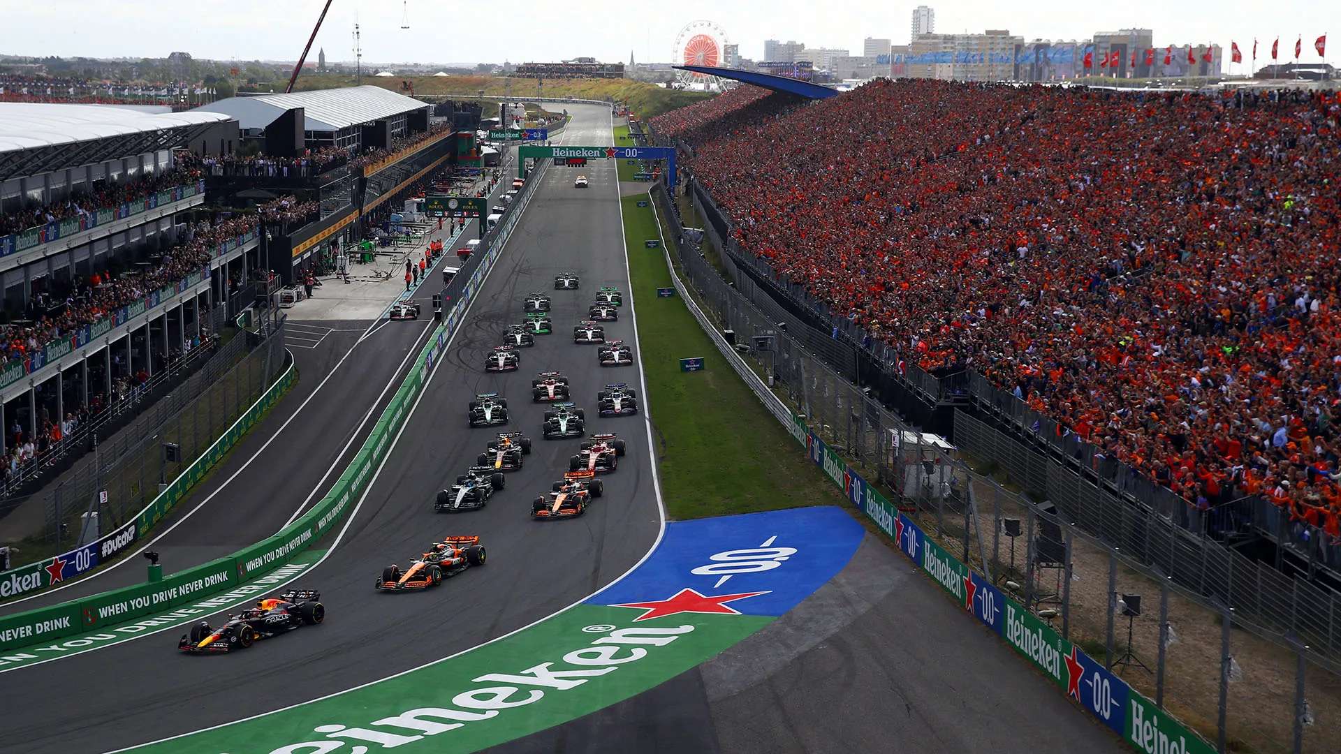 Anche la pista olandese di Zandvoort, uno dei circuiti preferiti dai tifosi