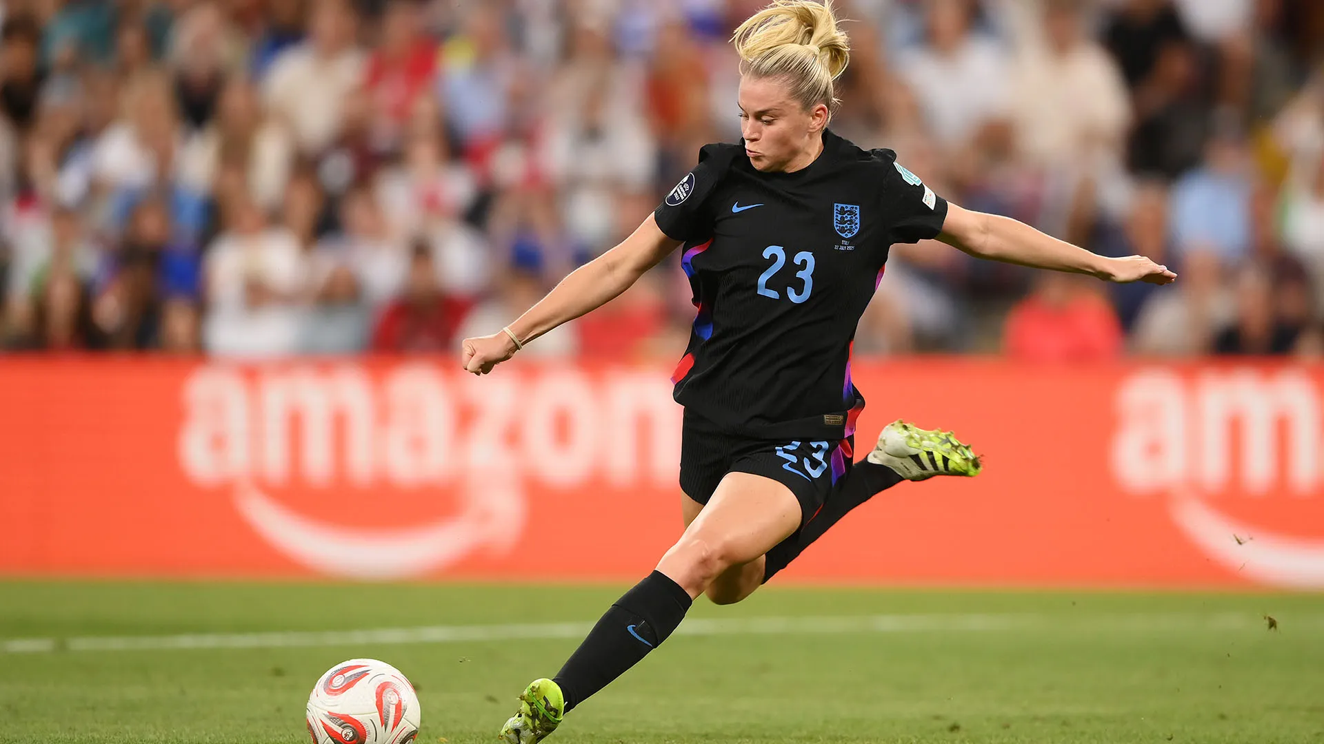 Martedì sera è scesa in campo dal primo minuto nella semifinale degli Europei proprio contro l'Italia

