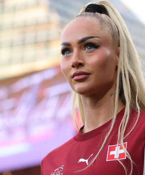 Timori per Alisha Lehmann: assunta una guardia del corpo. Le foto