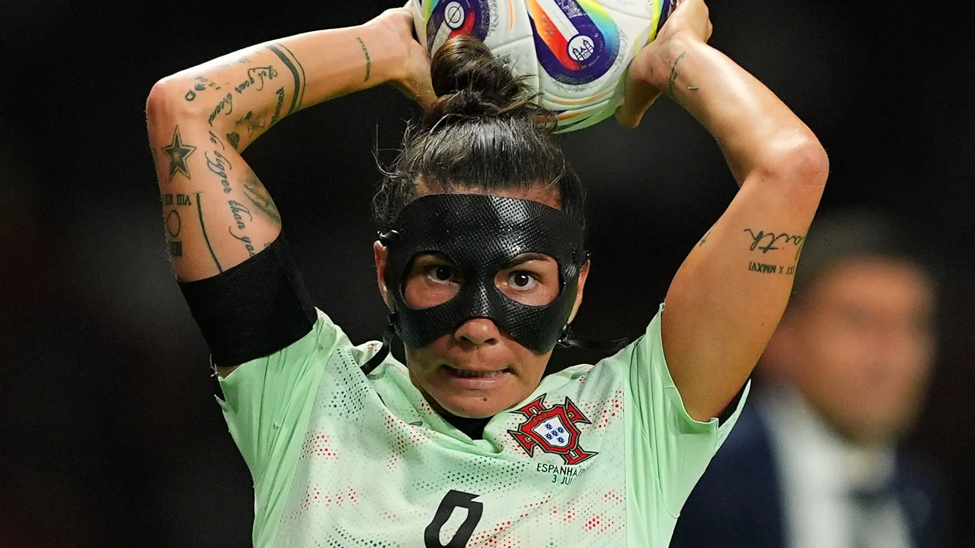 La campionessa è stata intrappolata nella difesa spagnola
