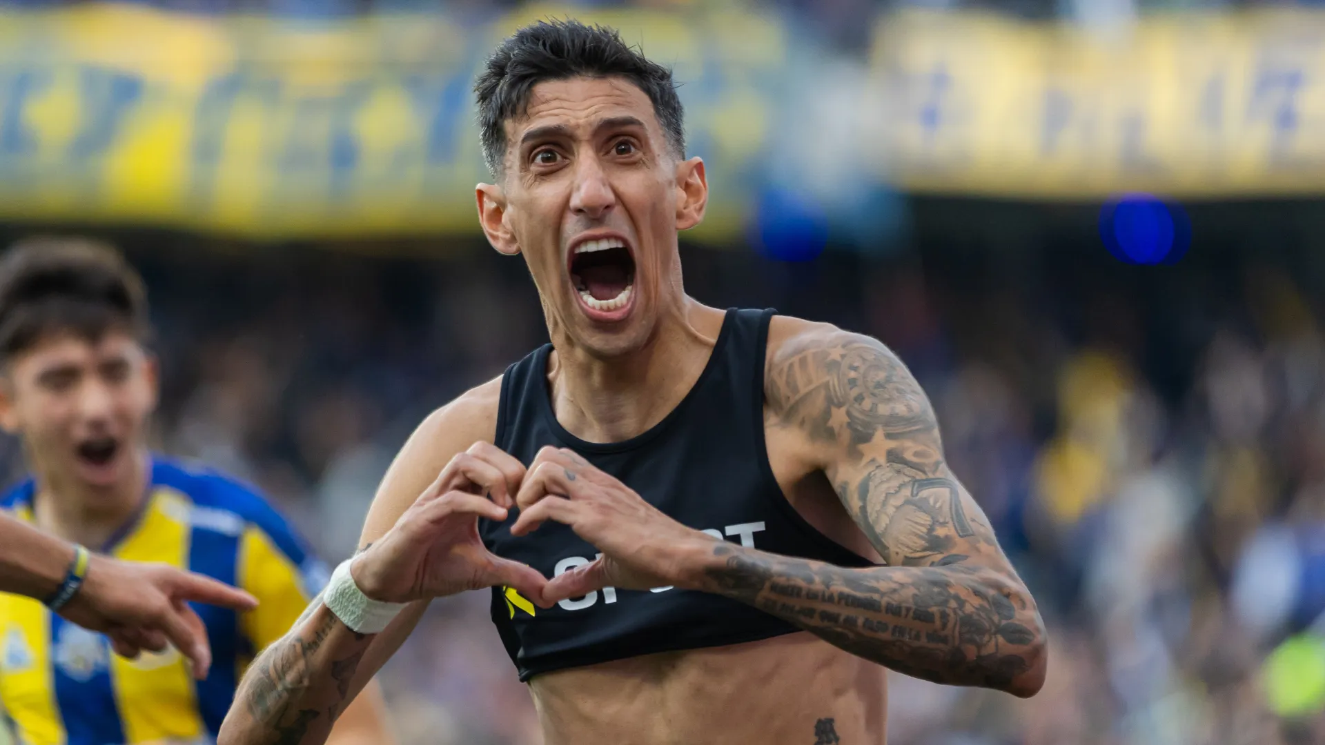 Solo pochi minuti prima aveva segnato su calcio di rigore
