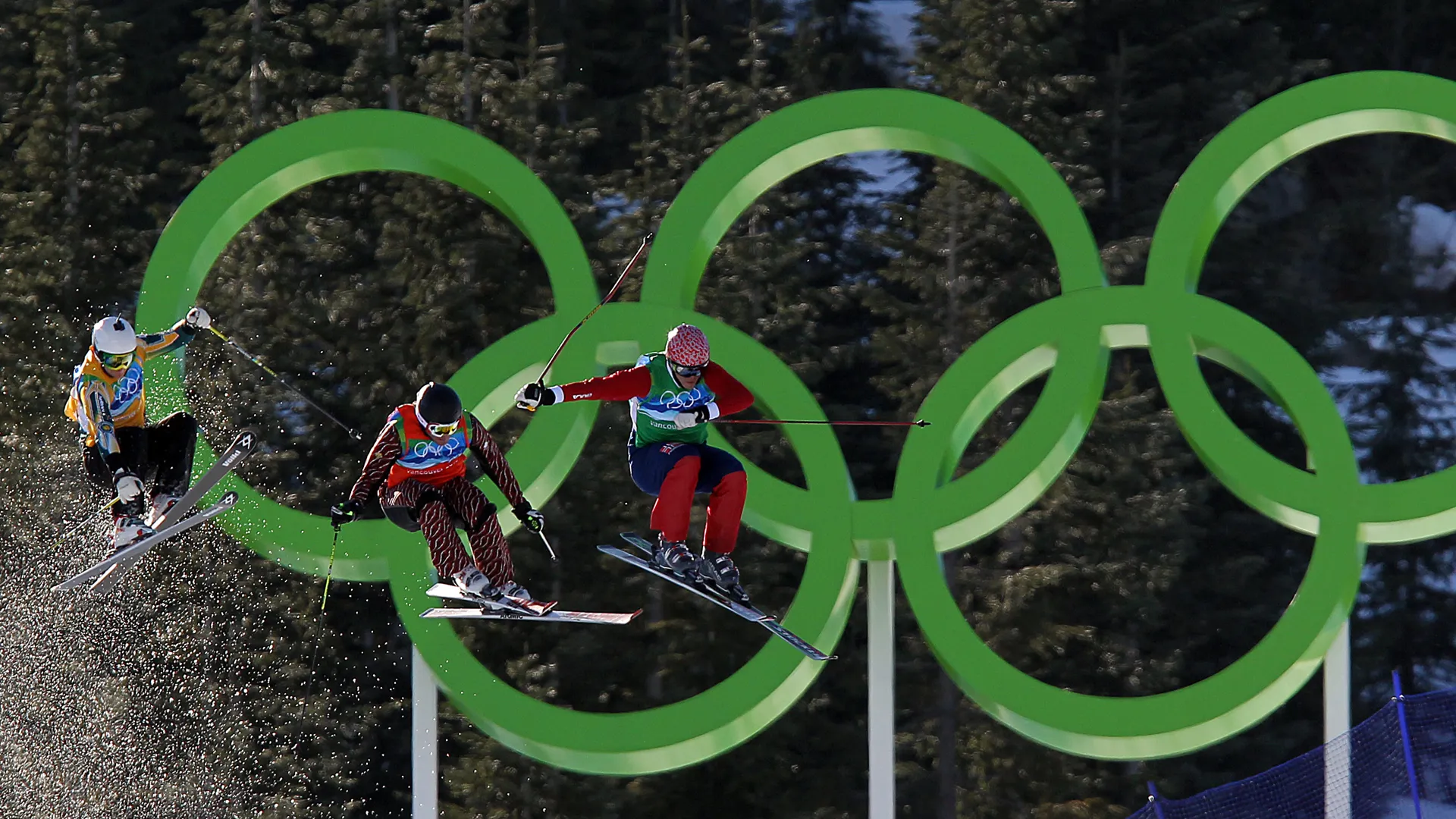 Si era ritirato alla fine della stagione olimpica a causa dei persistenti problemi fisici