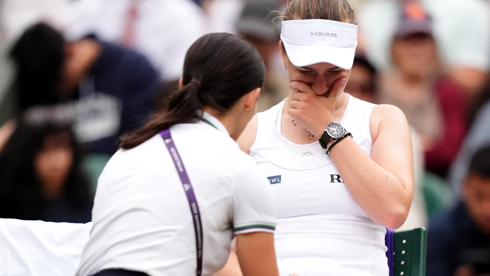 La campionessa era in evidente difficoltà fisiche