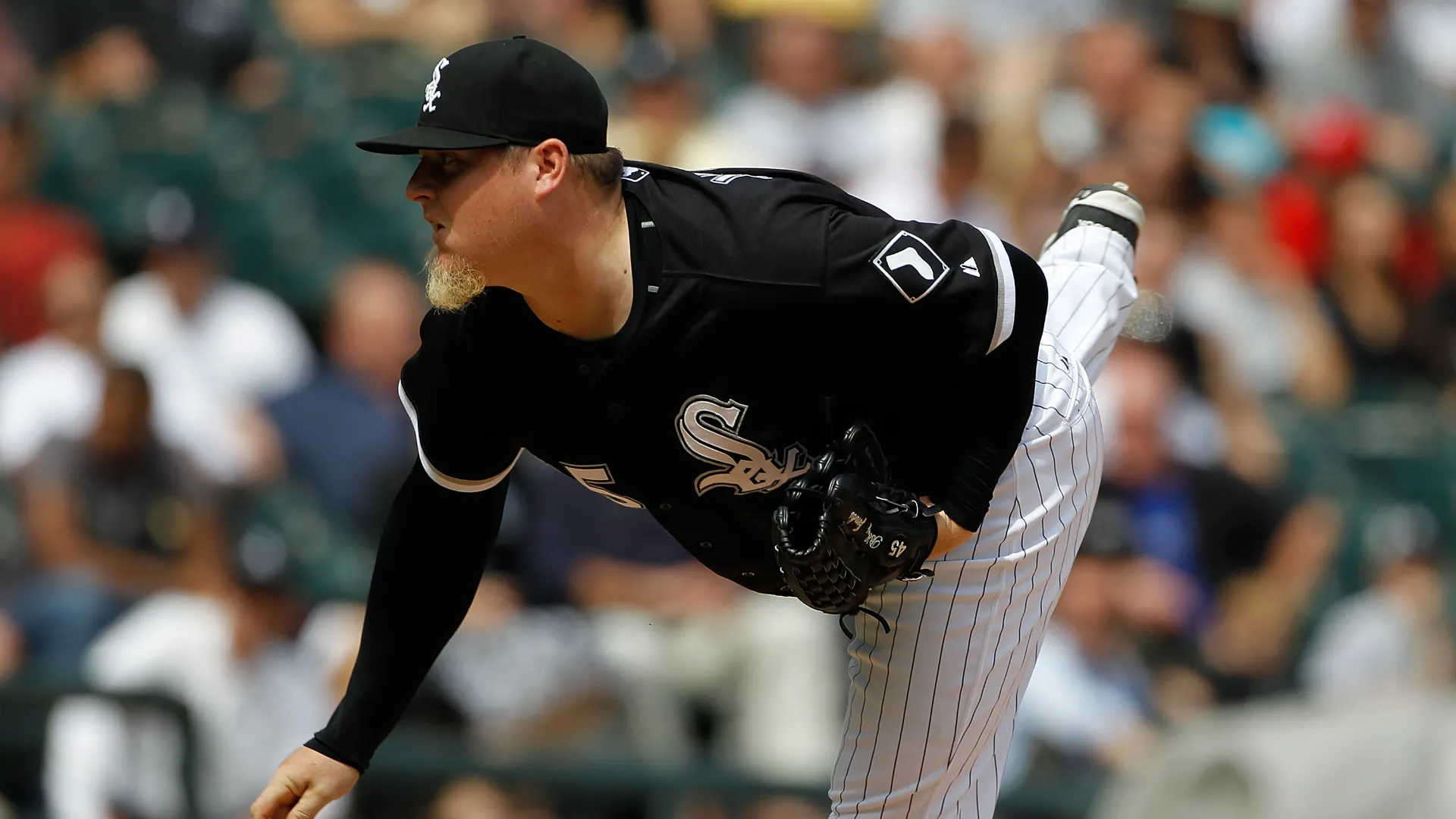 Viene ricordato soprattutto per l'esperienza nei Chicago White Sox, con cui ha vinto la World Series del 2005
