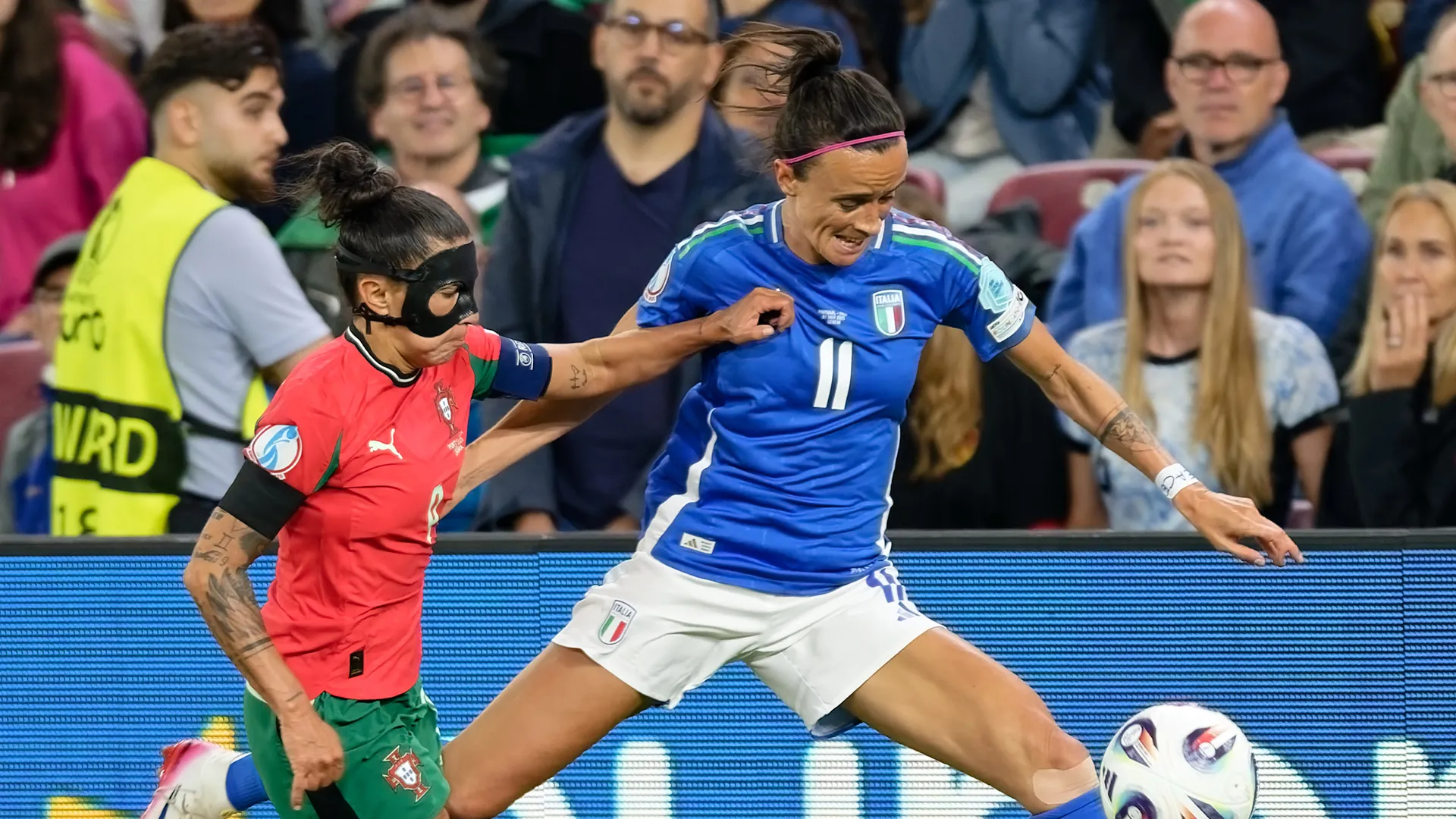Non si può dire che manchi l'agonismo ai campionati europei di calcio femminile
