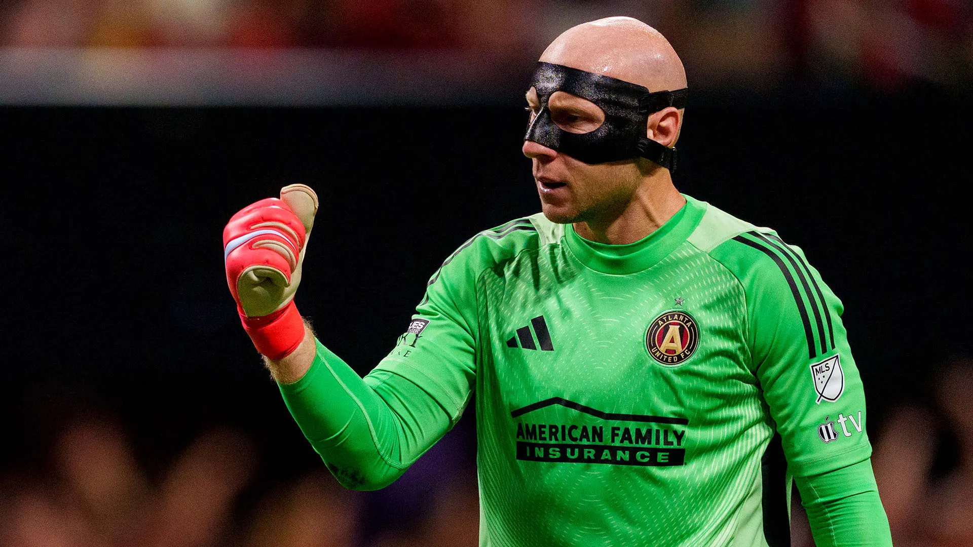 Sfortunato e anche un po' goffo il portiere quarantenne dell'Atlanta United