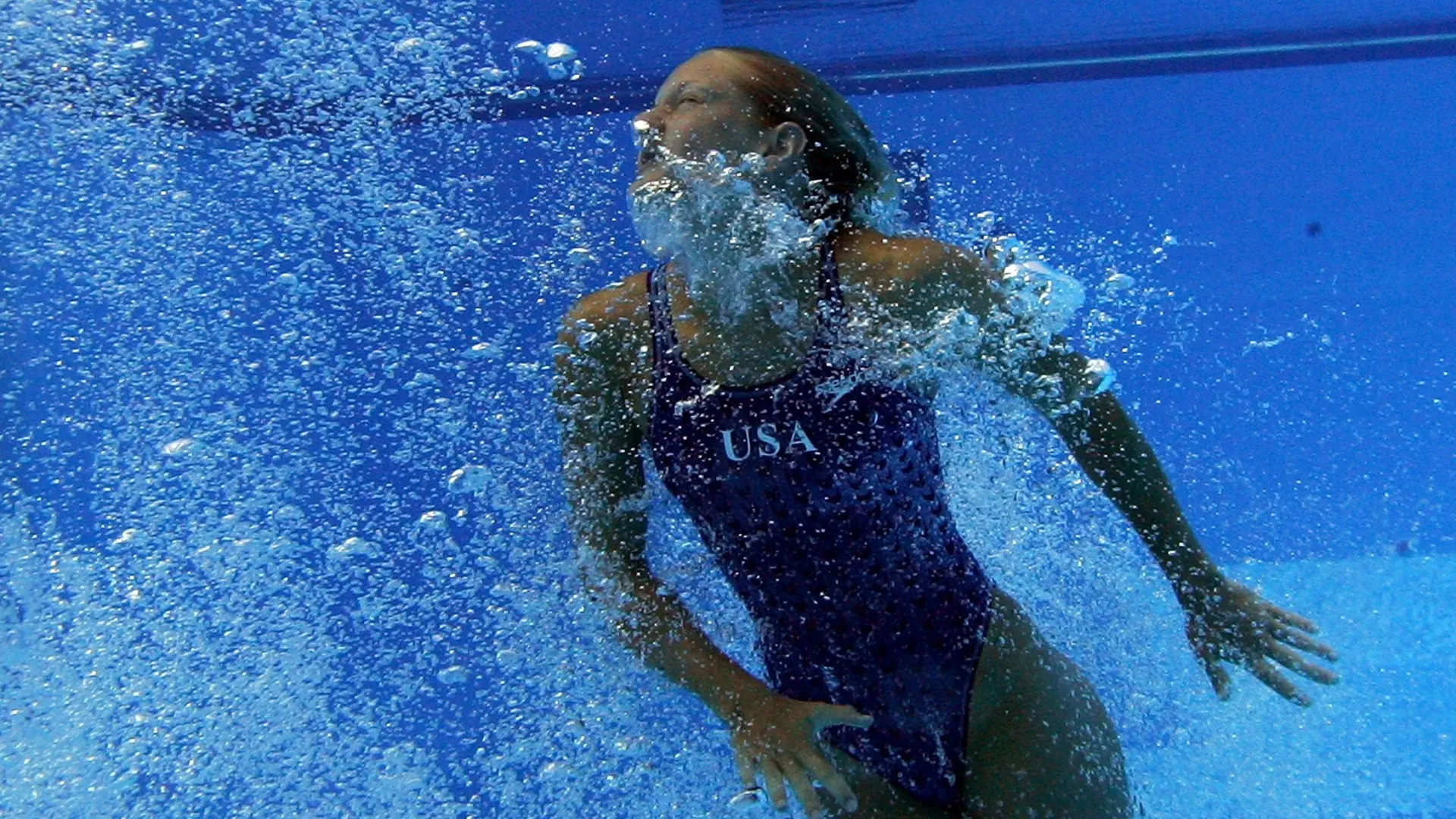 La campionessa si fece male durante il turno preliminare ai Mondiali di Montreal nel 2005
