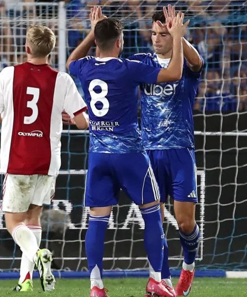 Il Como travolge l’Ajax e lascia tutti di stucco: 3-0 ai Lancieri