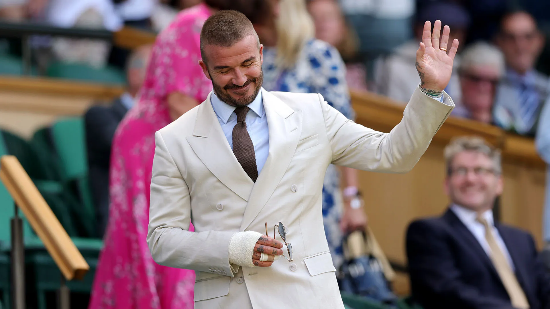 "Camminiamo entrambi sulla spiaggia di Copacabana per dieci minuti. Chi attira più attenzione?"