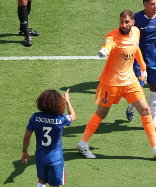 Gianluigi Donnarumma furioso durante la finale, doppio litigio
