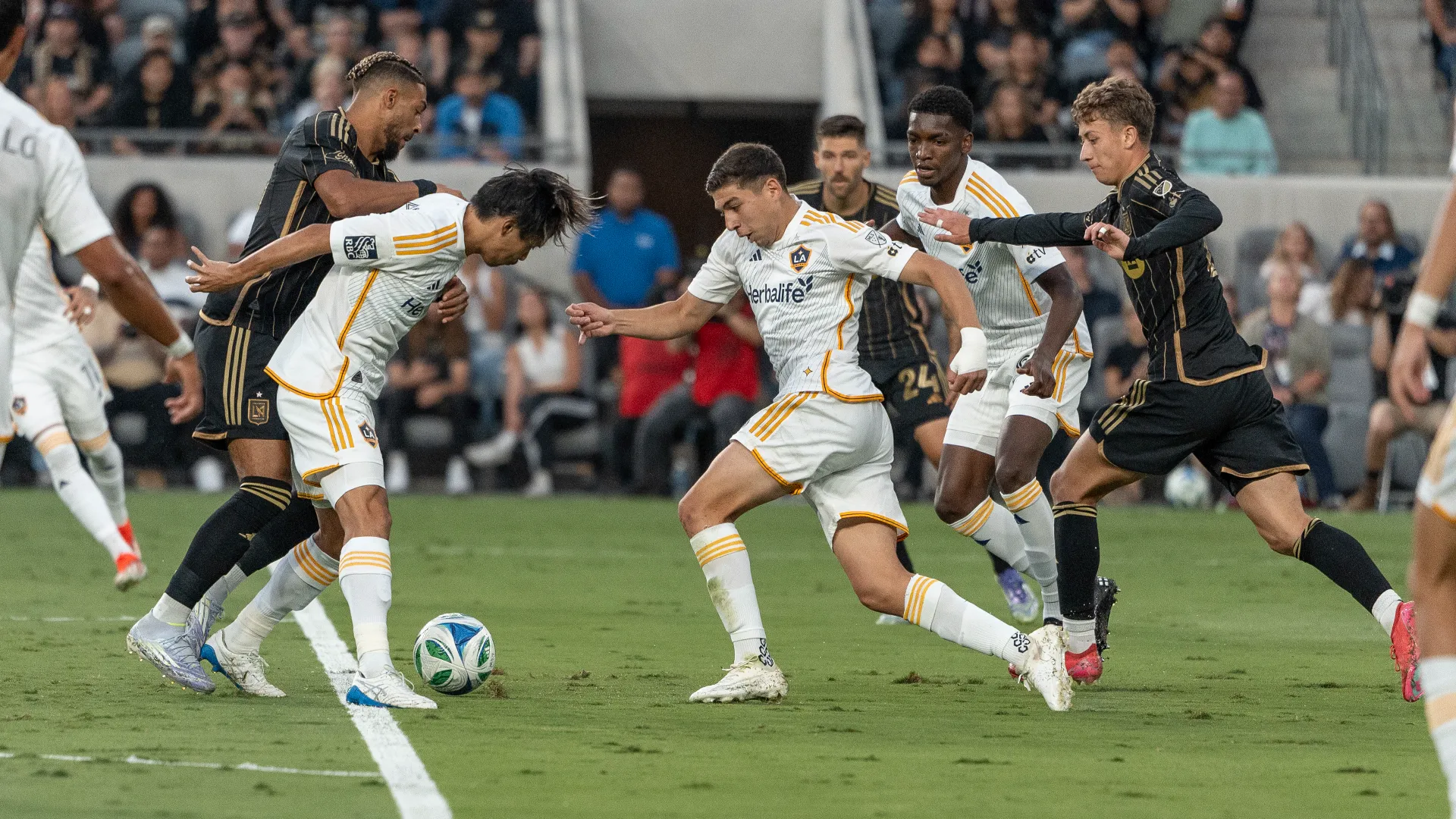 Al momento dell'espulsione il Los Angeles FC era in vantaggio per 3-2
