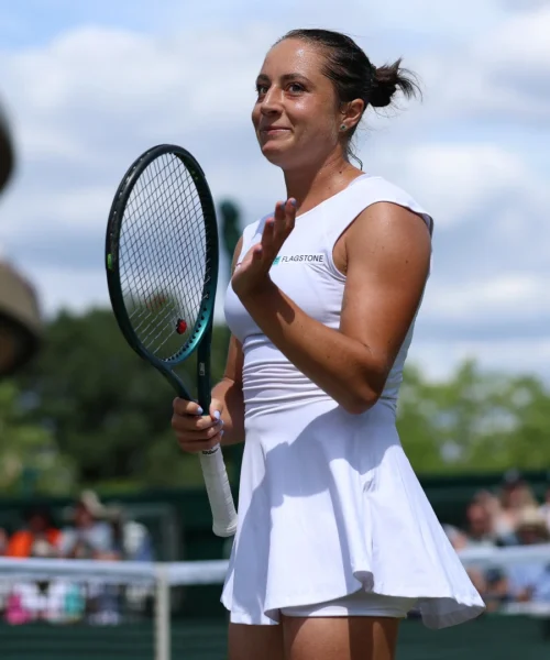 Wimbledon: Elisabetta Cocciaretto sorride, Lucia Bronzetti no