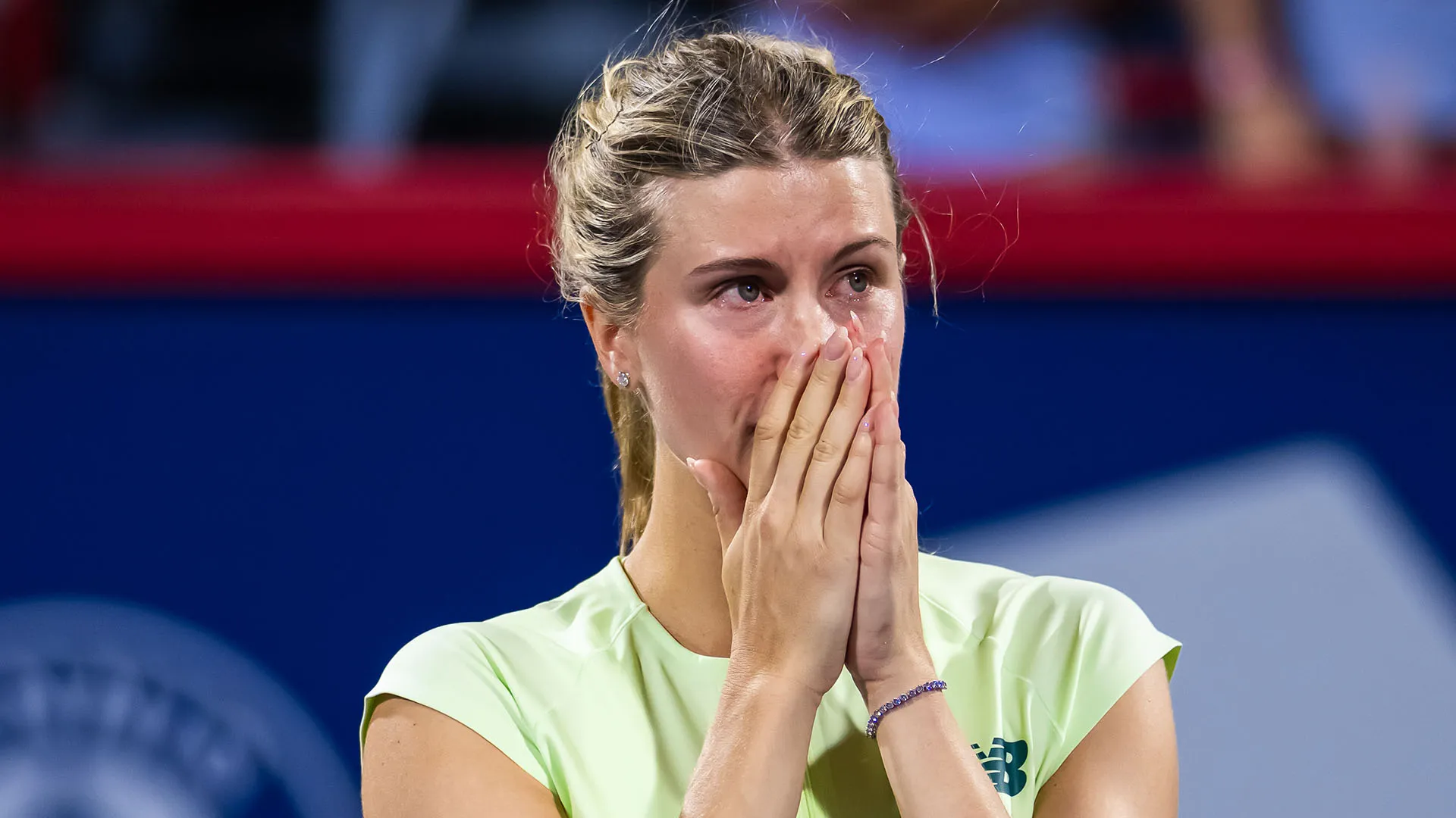 La tennista canadese Eugenie Bouchard ha annunciato il suo ritiro e non è riuscita a trattenere la sua  emozione