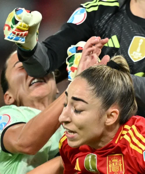Gomitata in faccia, terribile spavento per la campionessa: immagini