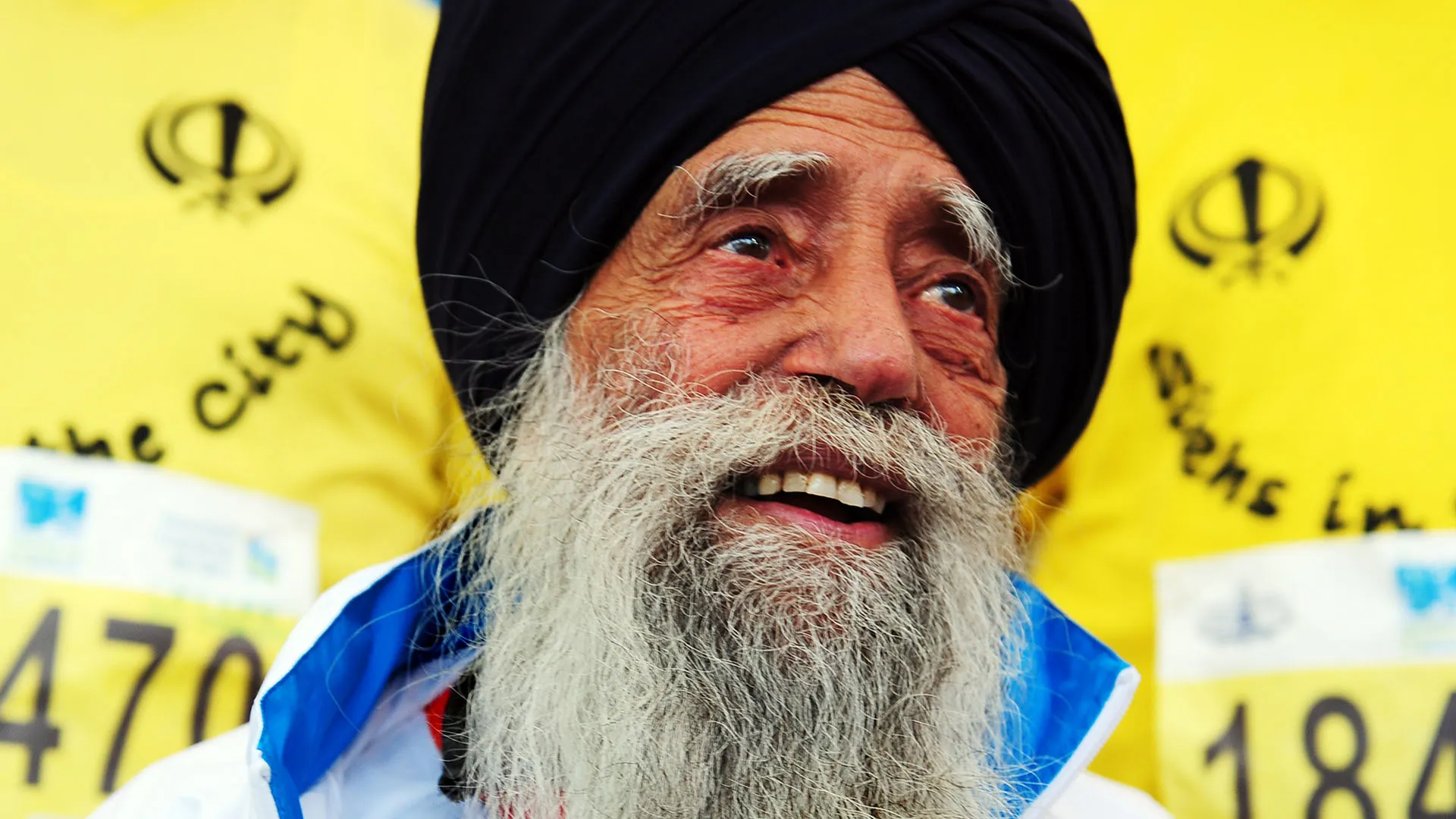 Di religione sikh, ha avuto quattro figli