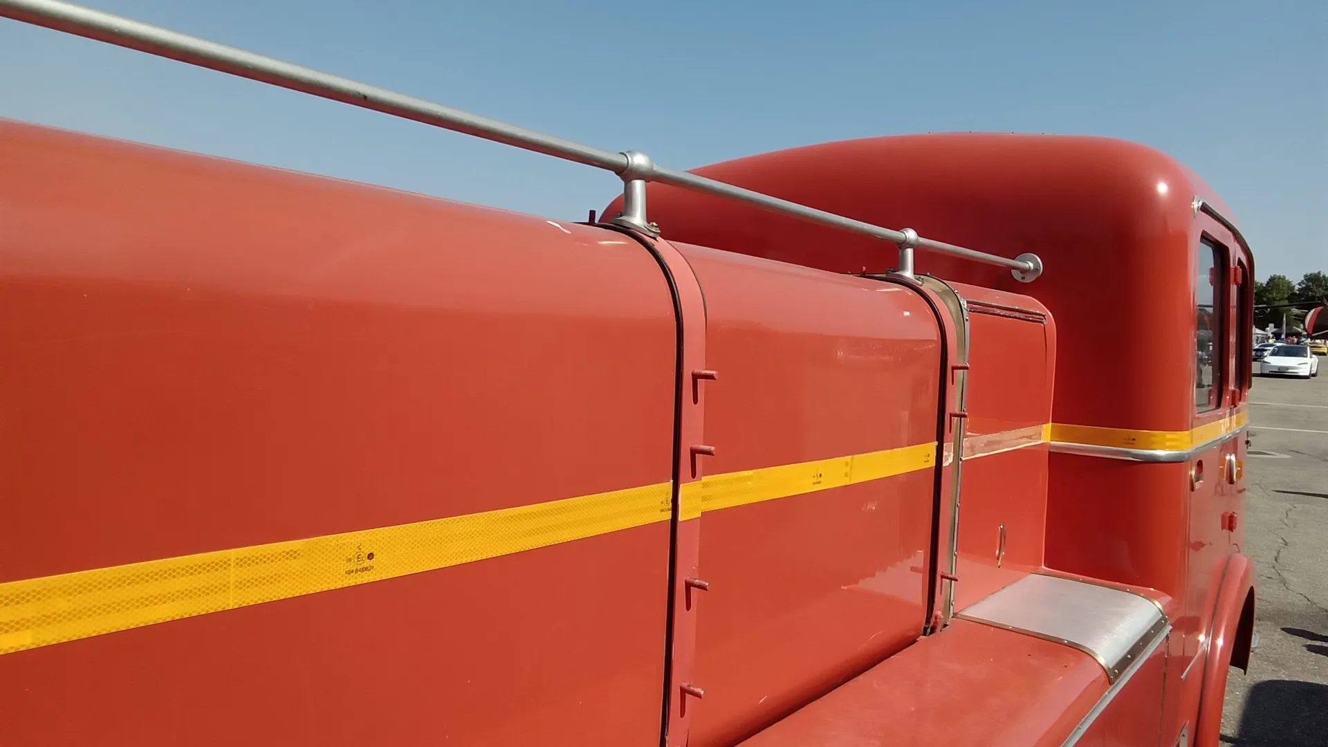 Questo camion medio-pesante venne progettato per rispondere alla crescente domanda di mezzi robusti e versatili.... 