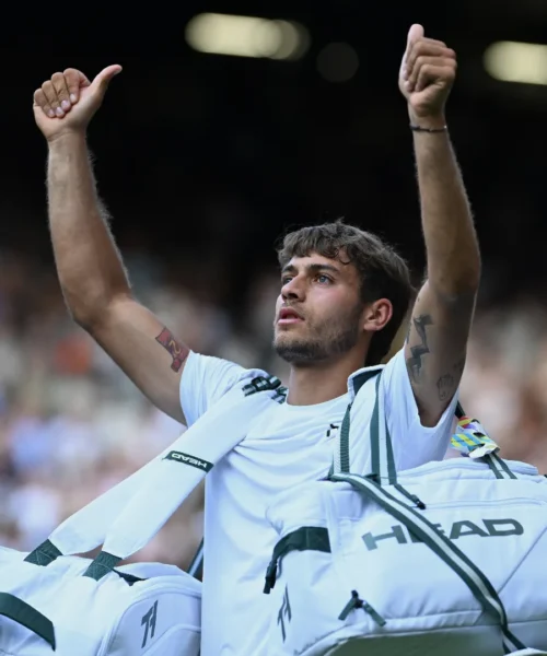 Finale Hopman Cup: l’Italia riagguanta il Canada, Flavio Cobolli piega Felix Auger-Aliassime
