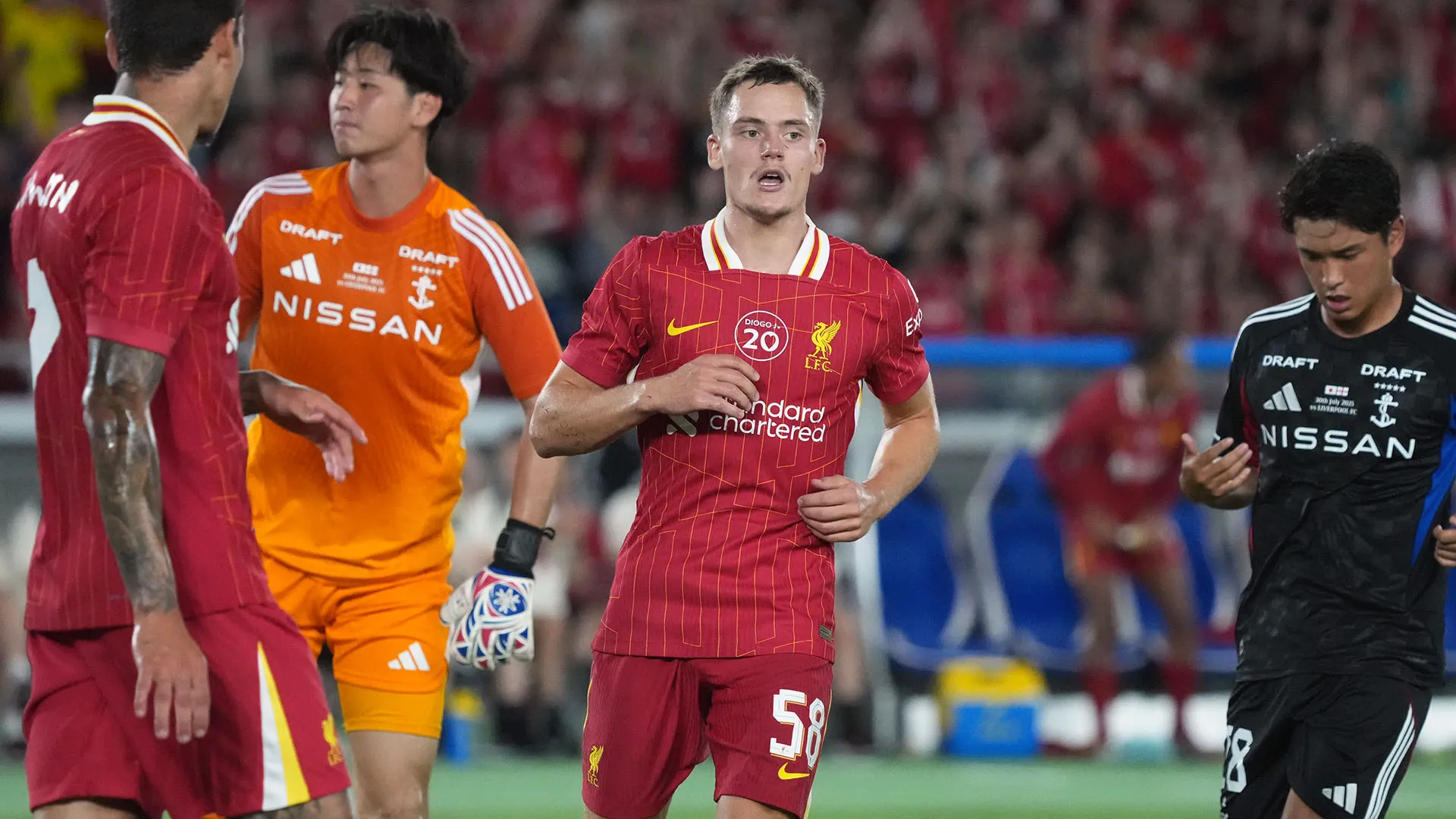In occasione del match contro gli Yokohama F·Marinos, il Liverpool ha indossato una maglietta speciale