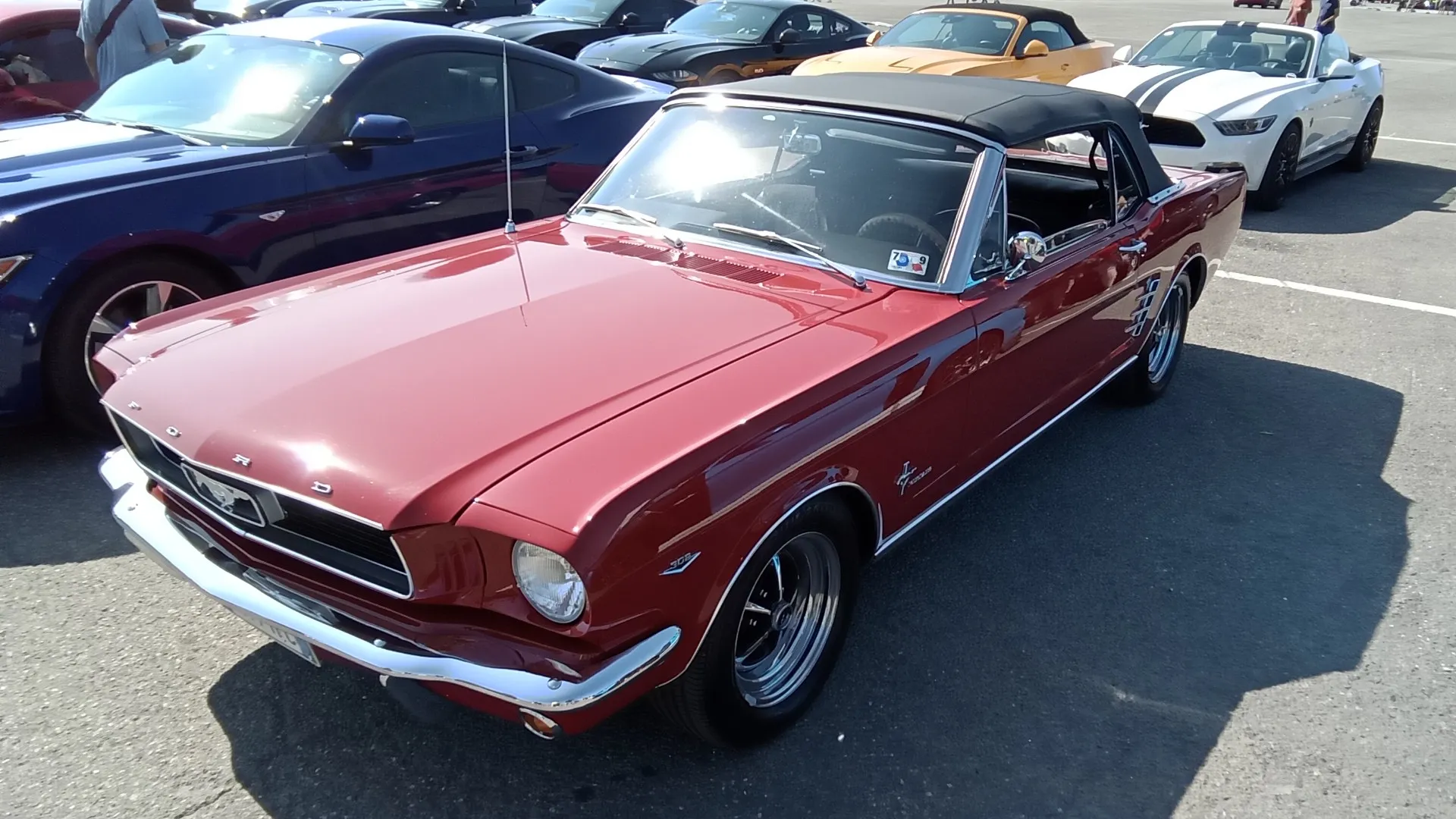 Budget ridotto dopo la chiusura del marchio Edsel, Ford riutilizza componenti esistenti.