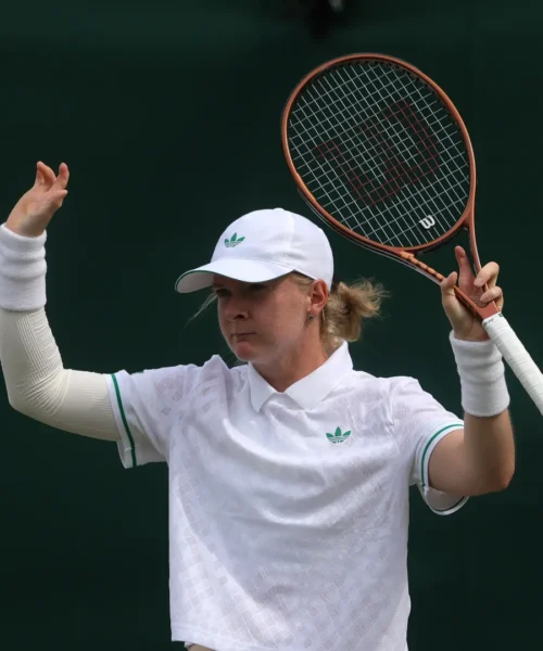 Nella Top 100 senza 5 dita: le foto della tennista Francesca Jones