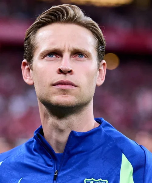 A Barcellona il mistero Frenkie de Jong mette in ansia i tifosi: foto