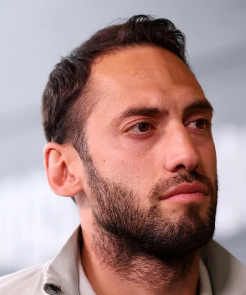 Inter, Hakan Calhanoglu reagisce duramente alle parole di Lautaro Martinez e Beppe Marotta