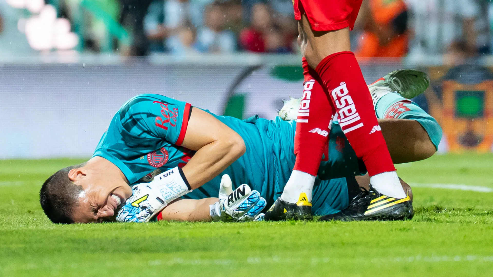 Il portiere si è fatto male ad una spalla
