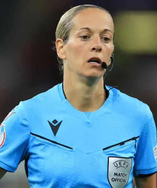 Chi è Ivana Martincic, l’arbitra che ha commesso tanti errori in Inghilterra-Italia