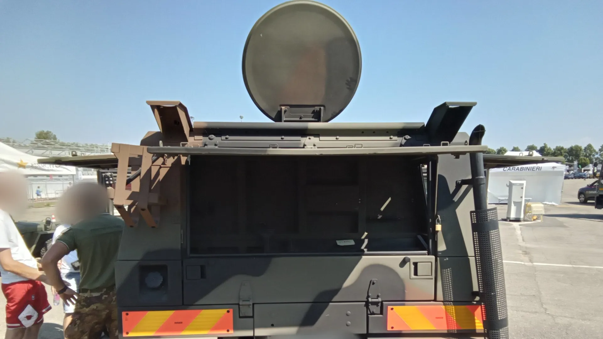 Rappresenta un equilibrio tra protezione, mobilità e semplicità che lo rende adatto tanto alle missioni brevi quanto alle attività più impegnative.