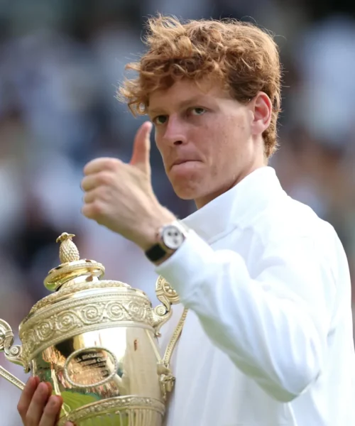 Jannik Sinner dà un dispiacere a un gruppo di tifosi: festa per Wimbledon rinviata