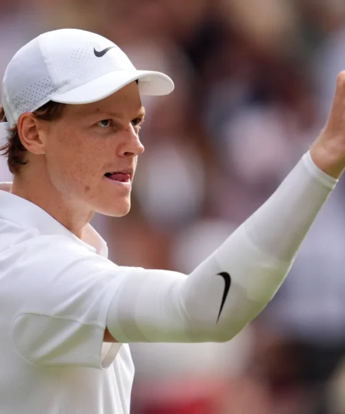 Jannik Sinner regola Ben Shelton in 3 set: è in semifinale a Wimbledon
