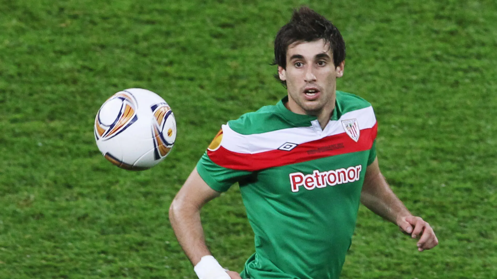 Dal 2006 al 2012 ha collezionato 251 partite, 25 gol e 6 assist
