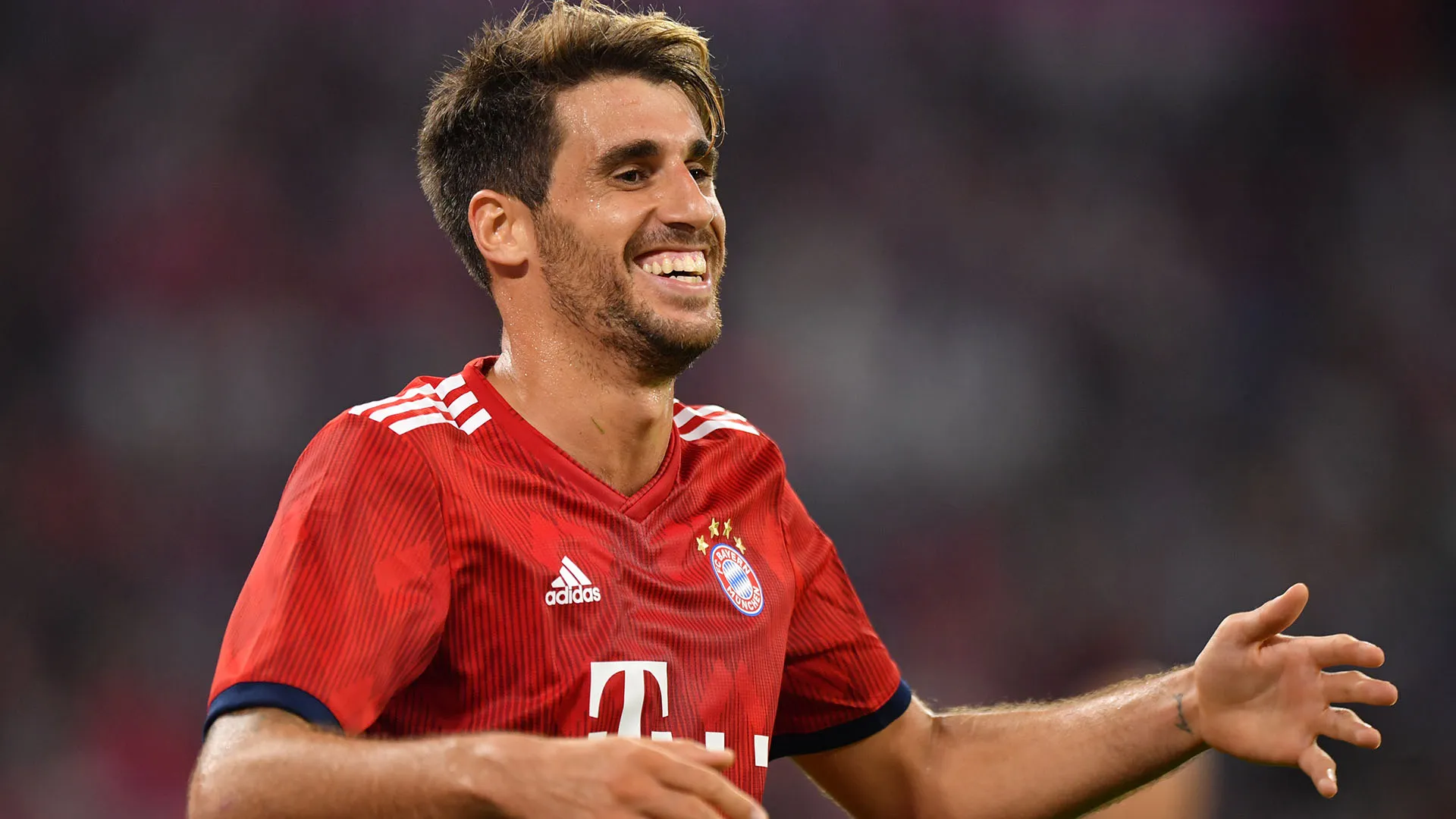 Con il Bayern Monaco ha vinto 9 campionati, 2 Champions League, 2 Supercoppe UEFA, 5 Coppe di Germania, 4 Supercoppe di Germania e 1 Mondiale per Club
