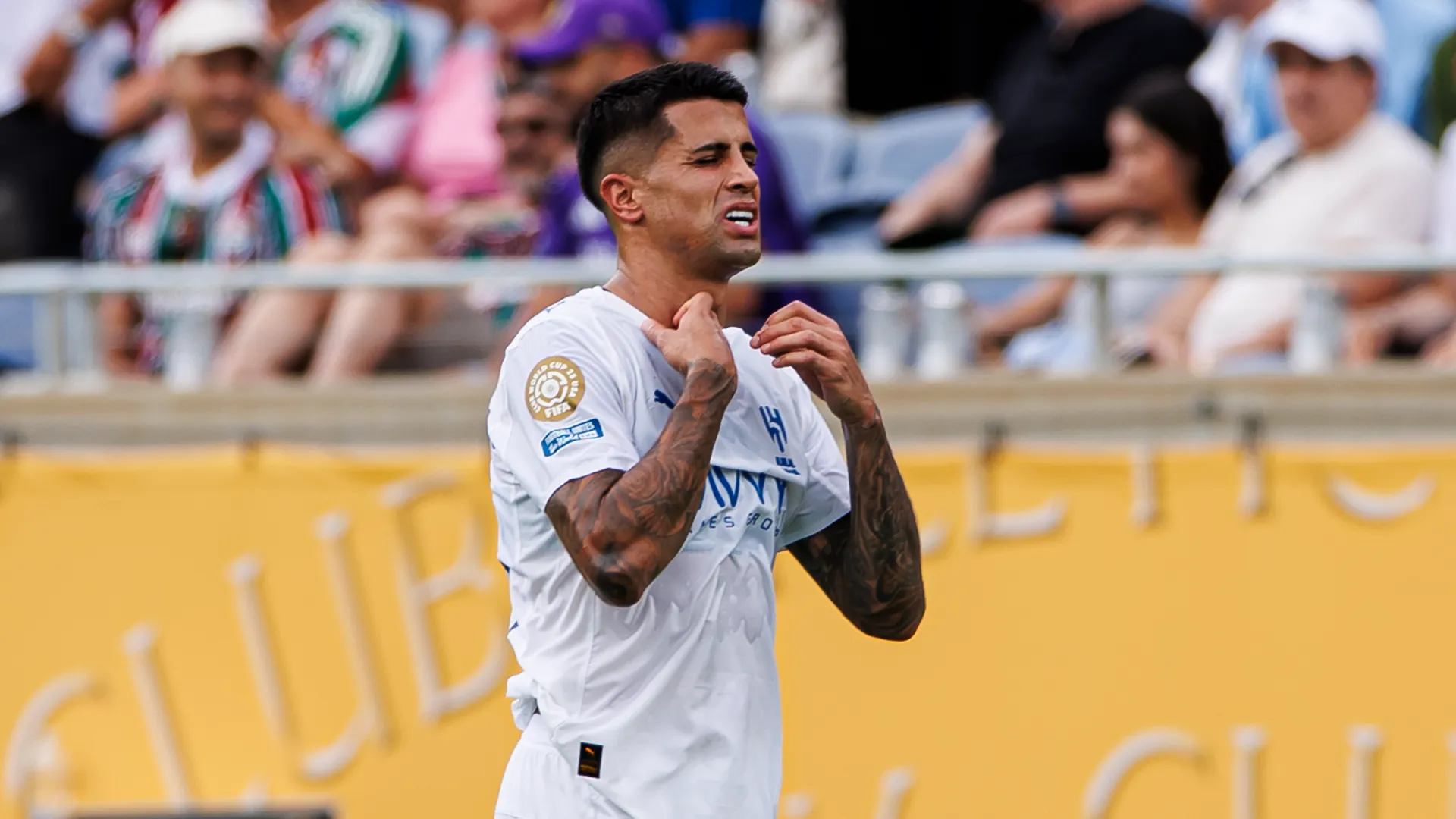 Cancelo e Ruben Neves, che hanno giocato nella nazionale portoghese con Diogo Jota, non hanno trattenuto le lacrime

