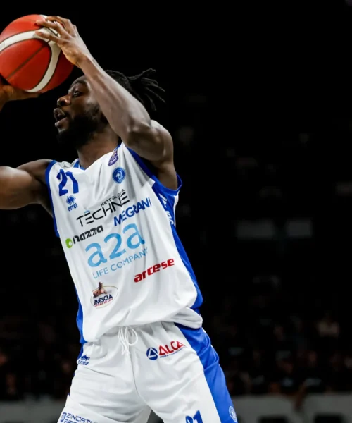 Pallacanestro Brescia e Joseph Mobio vanno avanti insieme
