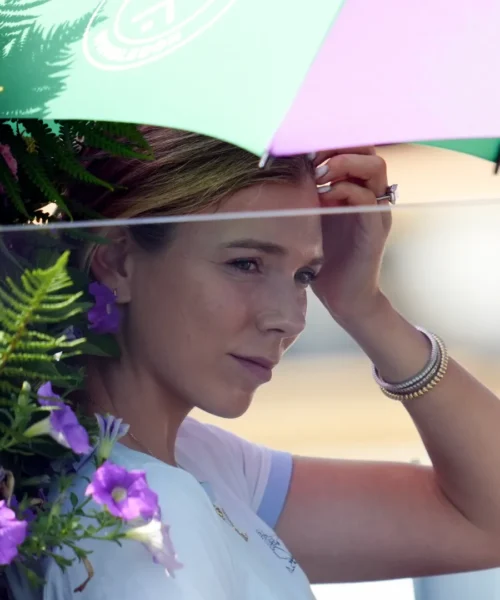 Wimbledon, Katie Boulter si nasconde come può: le sue foto