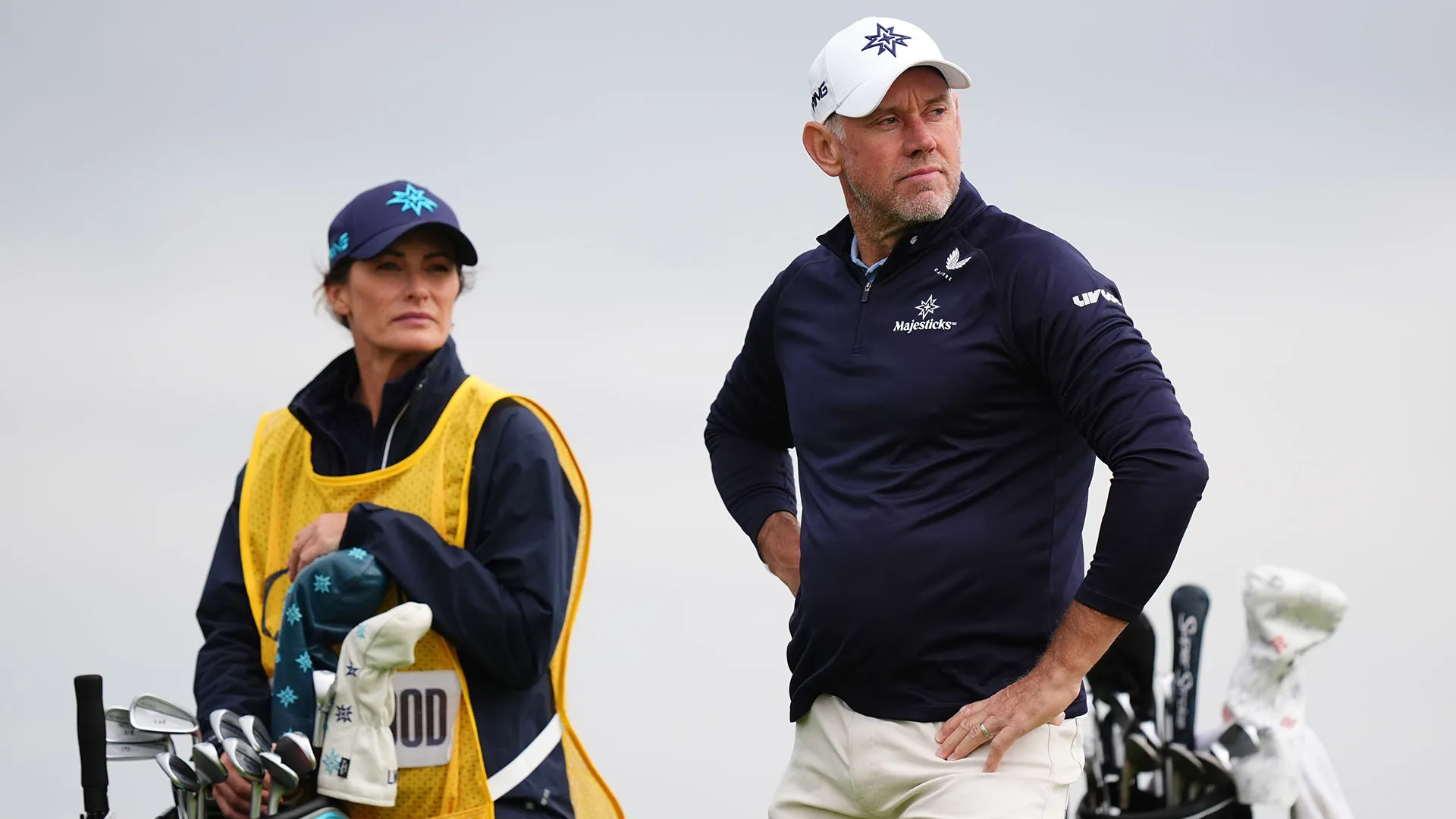 Helen è la caddie di suo marito dal 2018