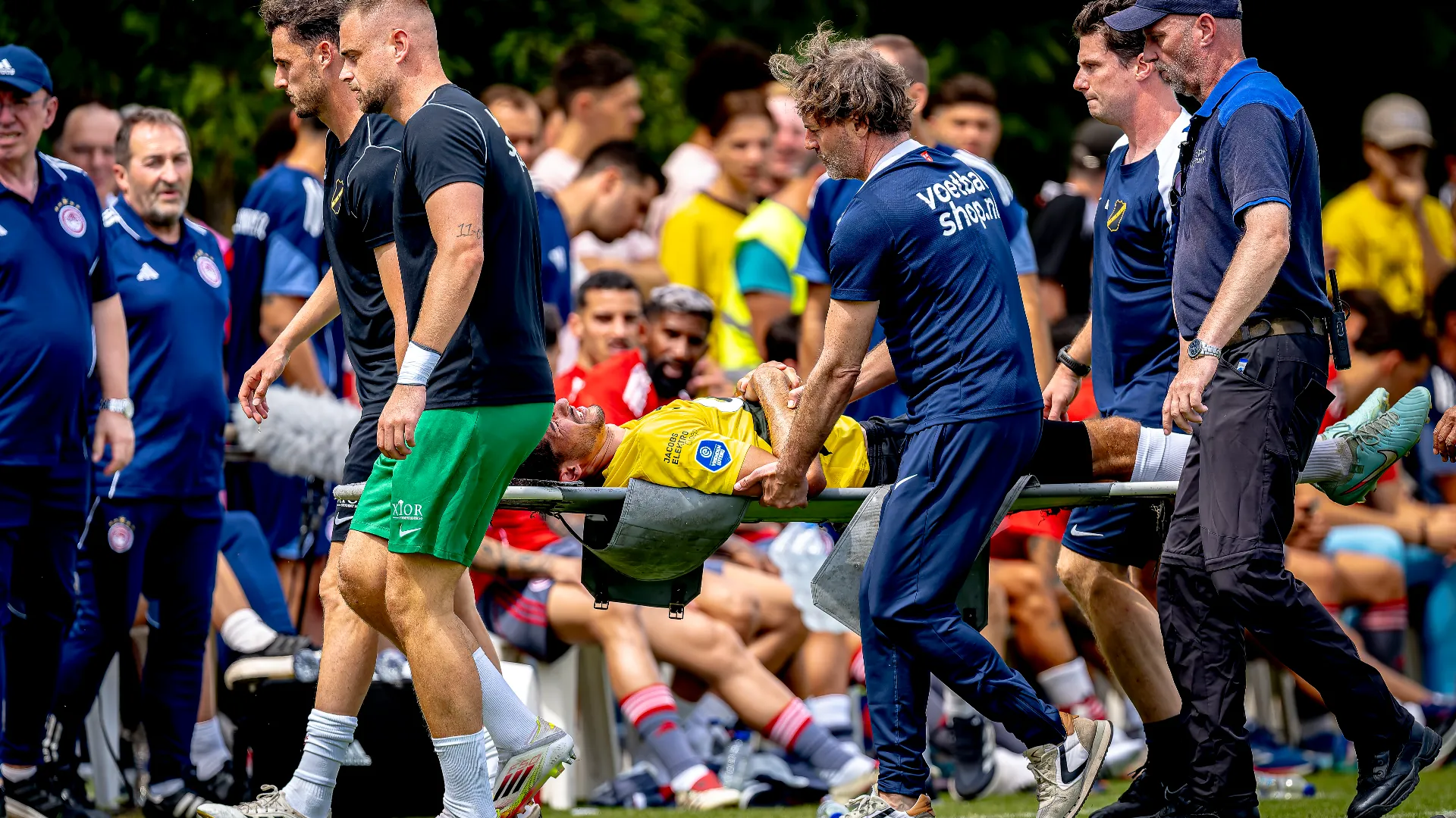 Il calciatore era molto dolorante: impossibile continuare a giocare
