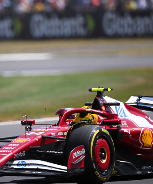 F1 libere GP Silverstone: Hamilton 1º davanti alle McLaren, Leclerc 4º