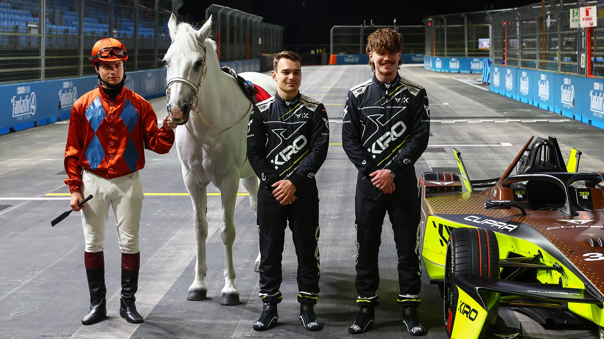 CUPRA, team di Dan Ticktum e David Beckmann, ha allestito una campagna pubblicitaria per unire tecnologia e velocità, rappresentata appunto dal cavallo
