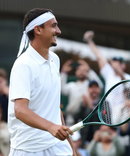Tre italiani negli ottavi di Wimbledon: Lorenzo Sonego si qualifica dopo una maratona di cinque ore