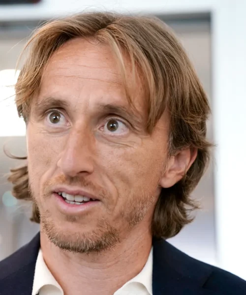 Luka Modric si presenta al Milan: “Niente mediocrità”