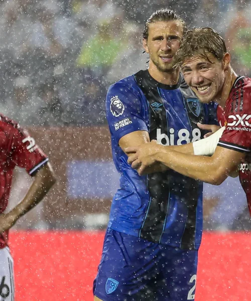 La figuraccia di De Ligt non rovina la festa inglese sotto il diluvio. Immagini