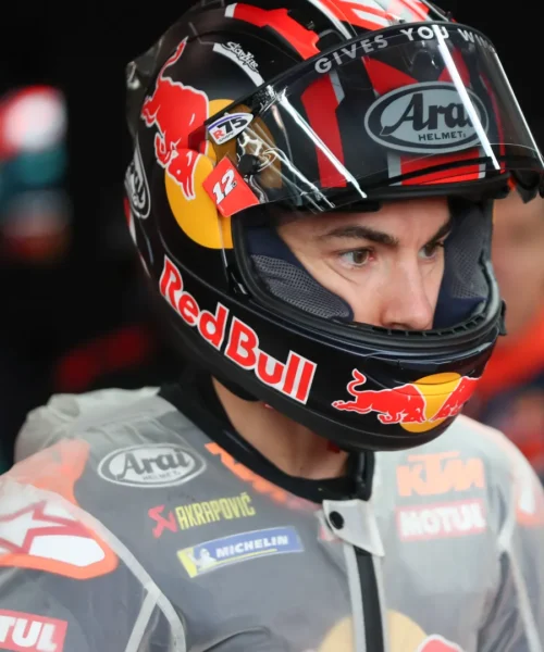 Maverick Viñales operato alla spalla: non correrà a Brno