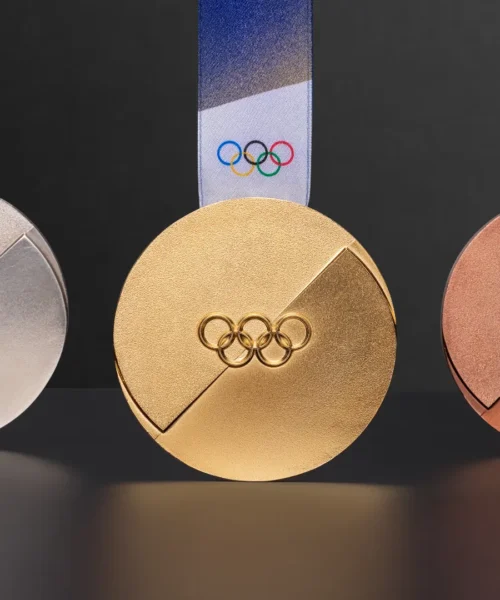 Milano Cortina 2026, svelate le medaglie dei Giochi Olimpici e Paralimpici