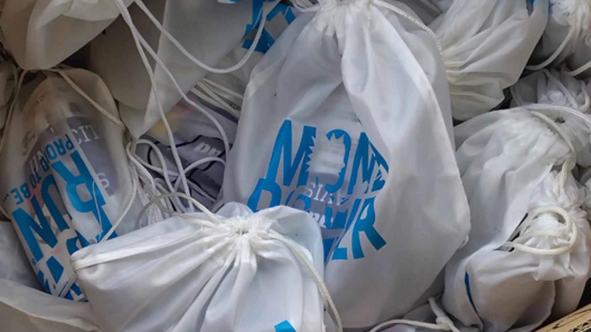 I pacchi gara sono pronti per essere distribuiti