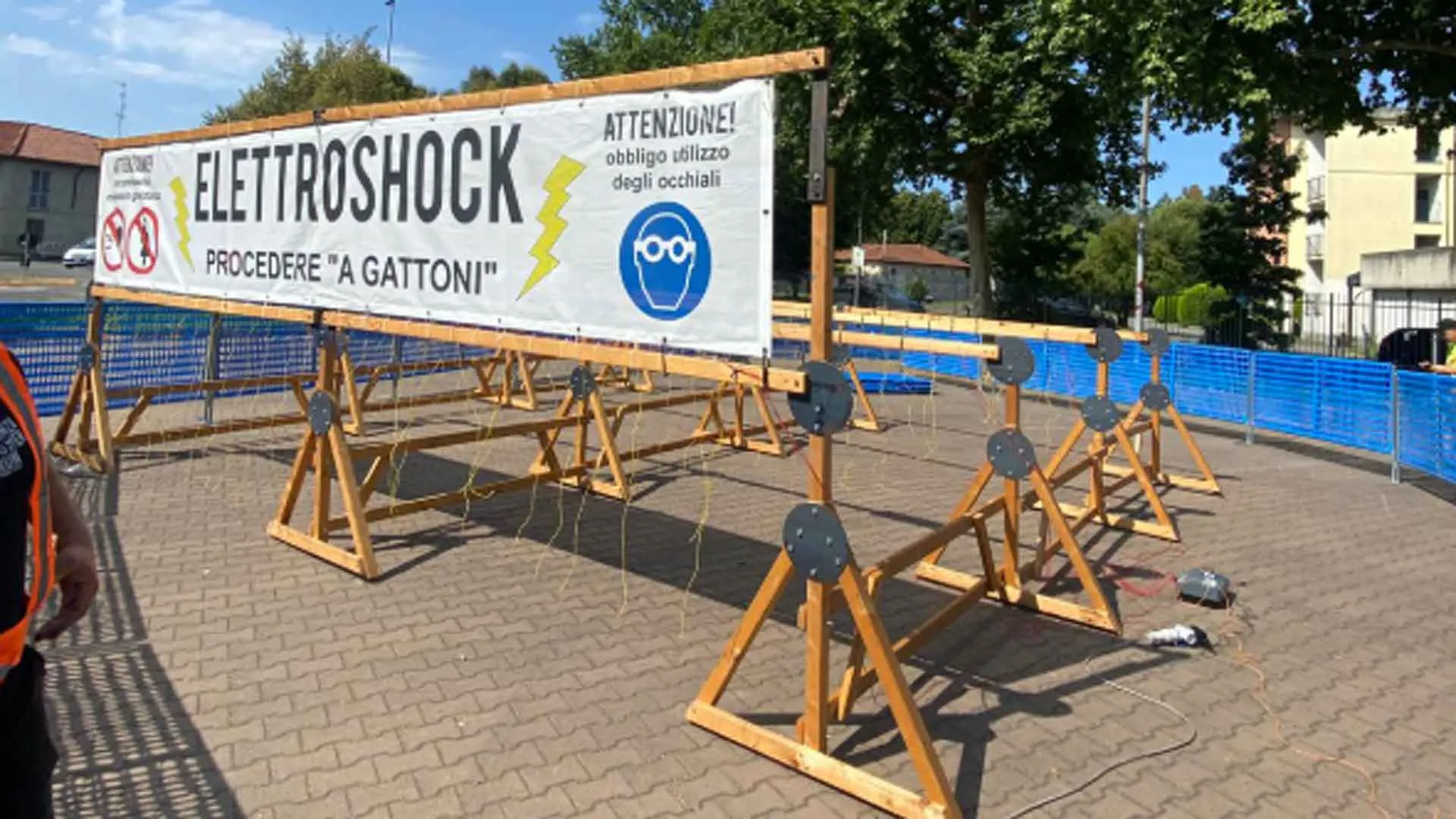 A proposito delle quali l'ostacolo 'Elettroshock' sta già aspettando i partecipanti